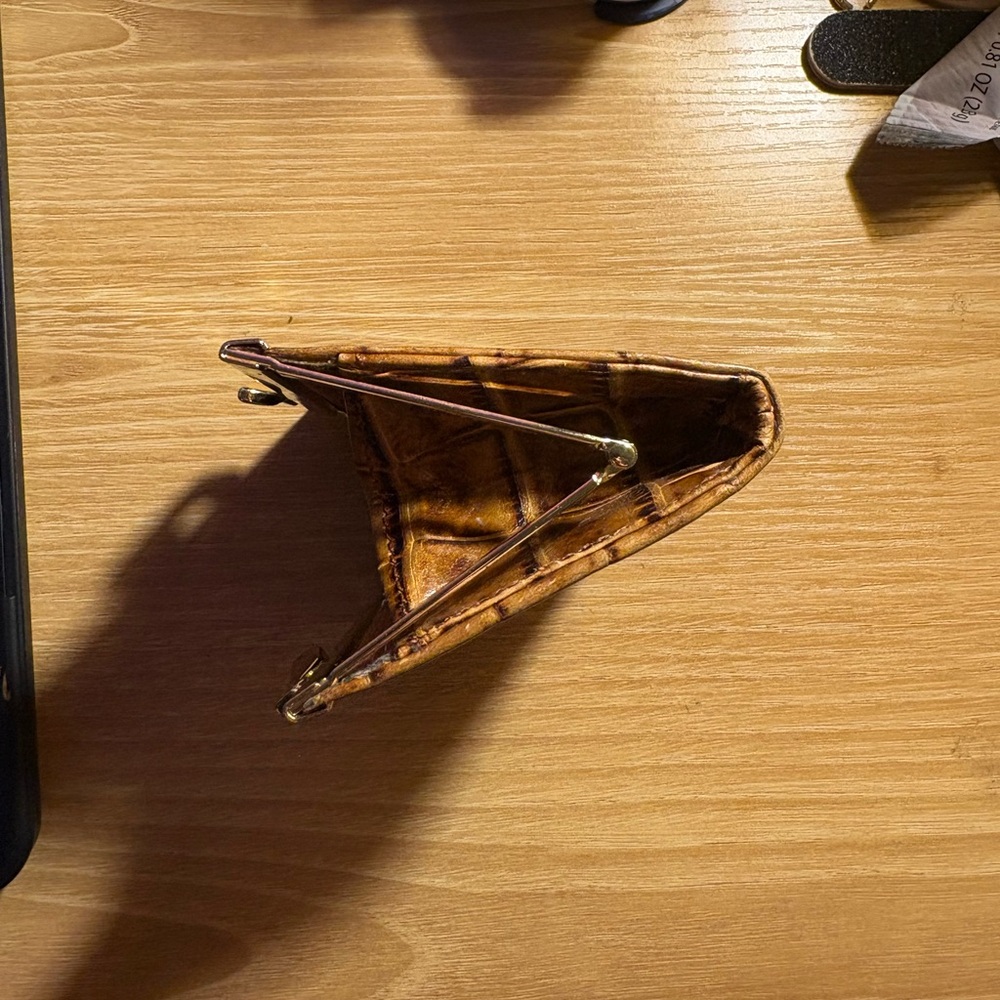 Vintage Abas Croc-Embossed Kiss-Lock Coin Purse | Brown | Sturdy Leather - Picture 8 of 12